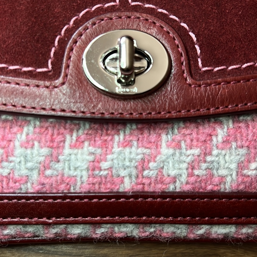 🌸Coach wristlet GORGEOUS🌸 - Picture 9 of 13